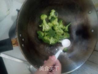 Broccoli Stir-fried Pork recipe