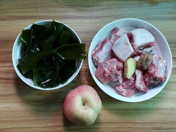Apple Seaweed Pork Ribs Soup recipe