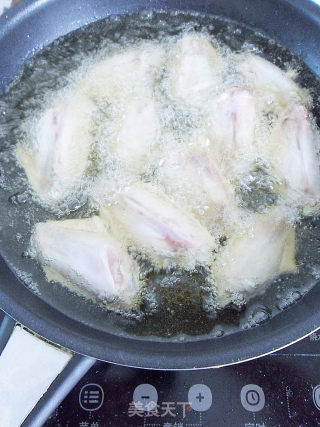 [delicious Tip of Tongue Induces Drooling] Crispy Chicken Wings recipe