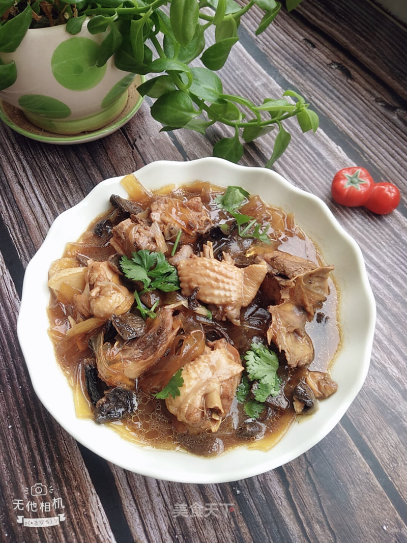 Stewed Chicken with Hazel Mushroom Noodles recipe