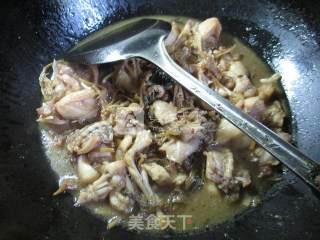 Boiled Bullfrog with Bamboo Shoots and Dried Vegetables recipe