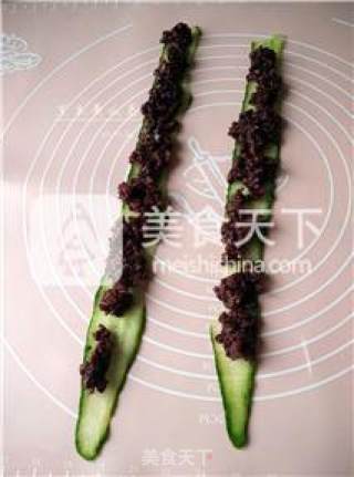 Black Rice Cucumber Roll recipe