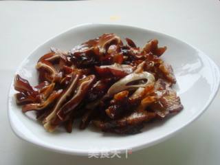 Stir-fried Bitter Gourd with Cured Pig Ears recipe
