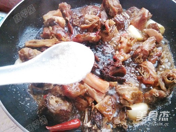 Braised Pork Chicken with Lotus Root and Dried Radish recipe