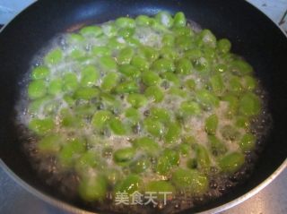 Fried Broad Beans and Diced Carrots recipe