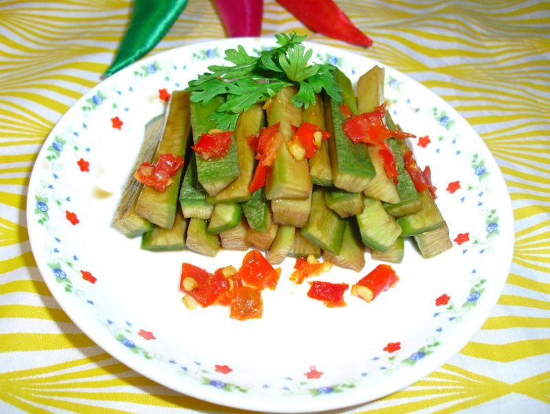 Sweet and Sour Radish Peel