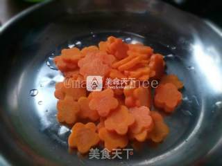 Stir-fried Pork with Cucumber and Carrot recipe