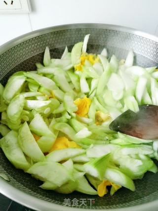 Egg Loofah Soup recipe