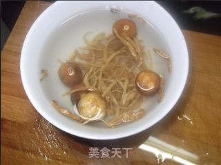 Cleansing Stomach and Nourishing Taizi Ginseng and Figs in Clay Pot Lean Meat recipe