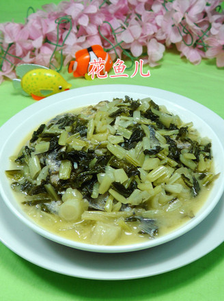 Boiled Black Pomfret with Pickled Cabbage