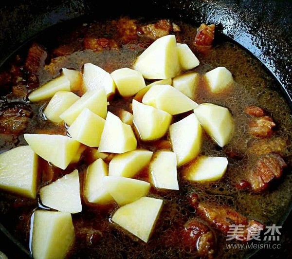 Braised Pork Rice with Potatoes recipe