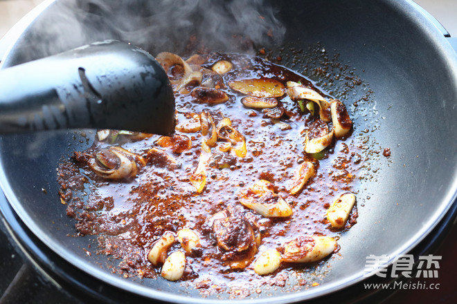 Spicy Clam Pot recipe