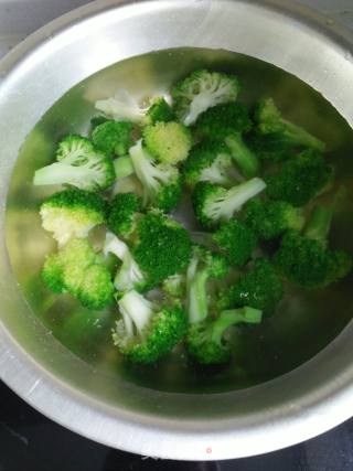 Fire Chrysanthemum Meets Broccoli recipe