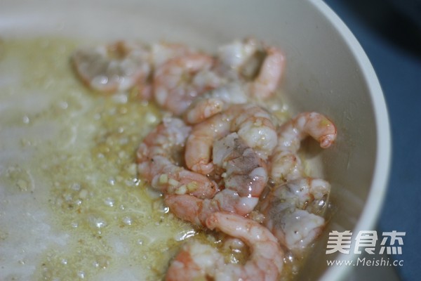 Fried Shrimp with Walnuts, Celery and Lily recipe