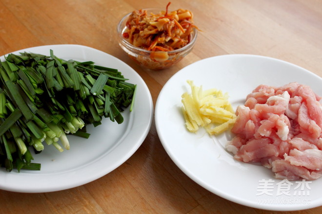 Leek Shredded Pork Spring Rolls recipe