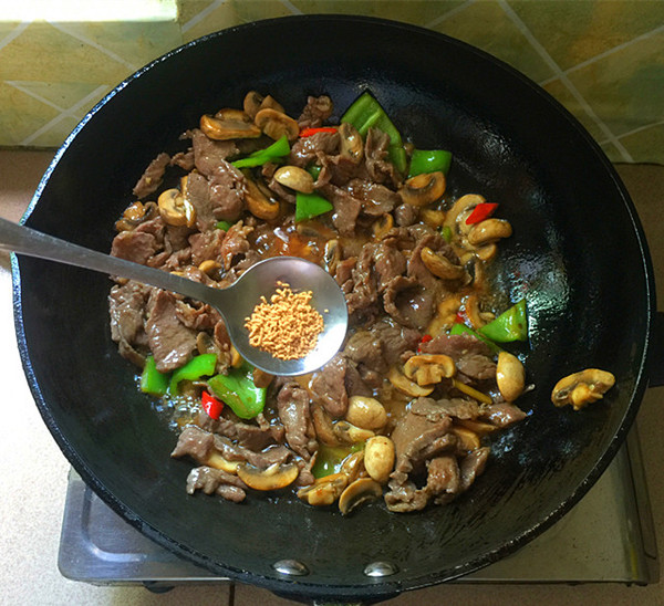 Mushroom Fried Beef#lunch# recipe