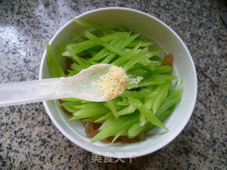 Lettuce Mixed with Jellyfish recipe