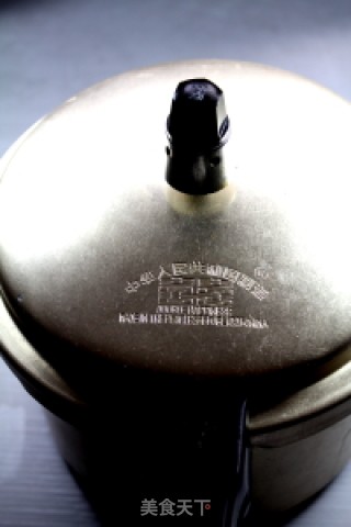 Soup-stewed Pork Ribs with Lychee and Preserved Egg recipe