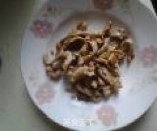 Stir-fried Shredded Pork with Artemisia recipe