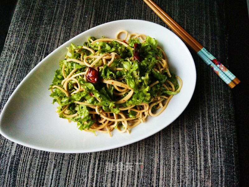 Lettuce Mixed with Tofu Shreds recipe