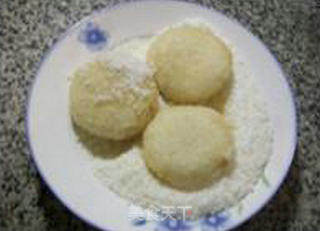 Glutinous Rice Cake with Coconut and Red Bean Stuffing recipe