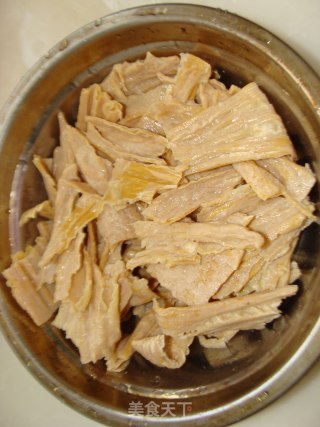 A Simple Home-cooked Dish-braised Pork with Yuba and Braised Pork recipe