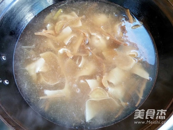 Chicken Broth and Fresh Meat Wontons recipe
