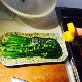 Oil-drenched Small Pine Cabbage recipe