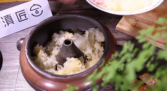 Dianjiang Steam Pot Food-rock Sugar Tremella recipe