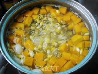 Replenishing Dampness and Nourishing Qi--corn, Pumpkin and Lily Sweet Soup recipe