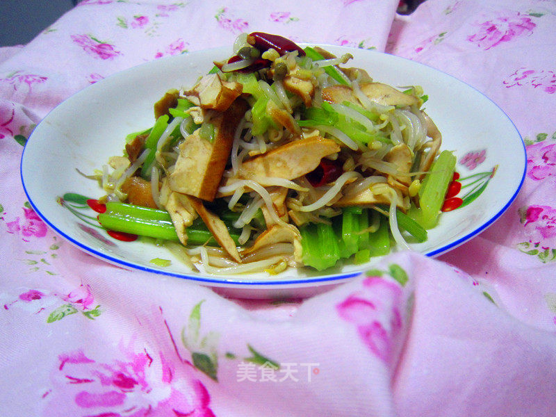[fragrant Dried Green Celery]-16-week Recipe for Pregnant Moms recipe