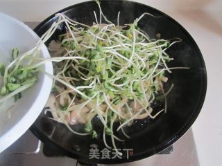 Shimeji Mushroom Fried Bean Sprouts recipe