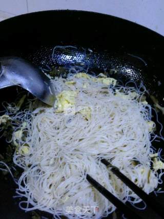 Fried Egg Noodles recipe