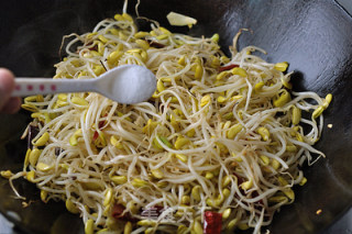 Stir-fried Black Bean Sprouts recipe