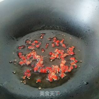 Stir-fried Braised Large Intestine with Shredded Carrots recipe