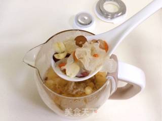 Tremella, Lotus Seed and Lily Soup recipe