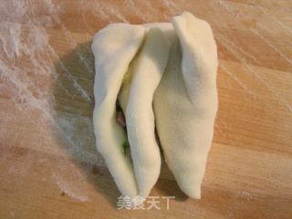 A Small Gift for Children's Day-pig's Knuckle Milk and Chive Rolls recipe