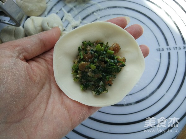 Shepherd's Purse and Pork Dumplings recipe