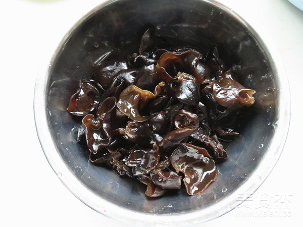 Stir-fried Twice Cooked Pork with Fungus recipe