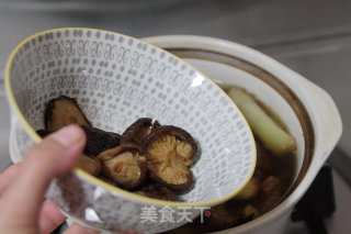 A Classic Dish of Soft Waxy Anti-aging: [braised Beef Tendon] (with Rolled Scallions) recipe