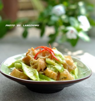 Garlic Mixed Fritters and Cucumber recipe