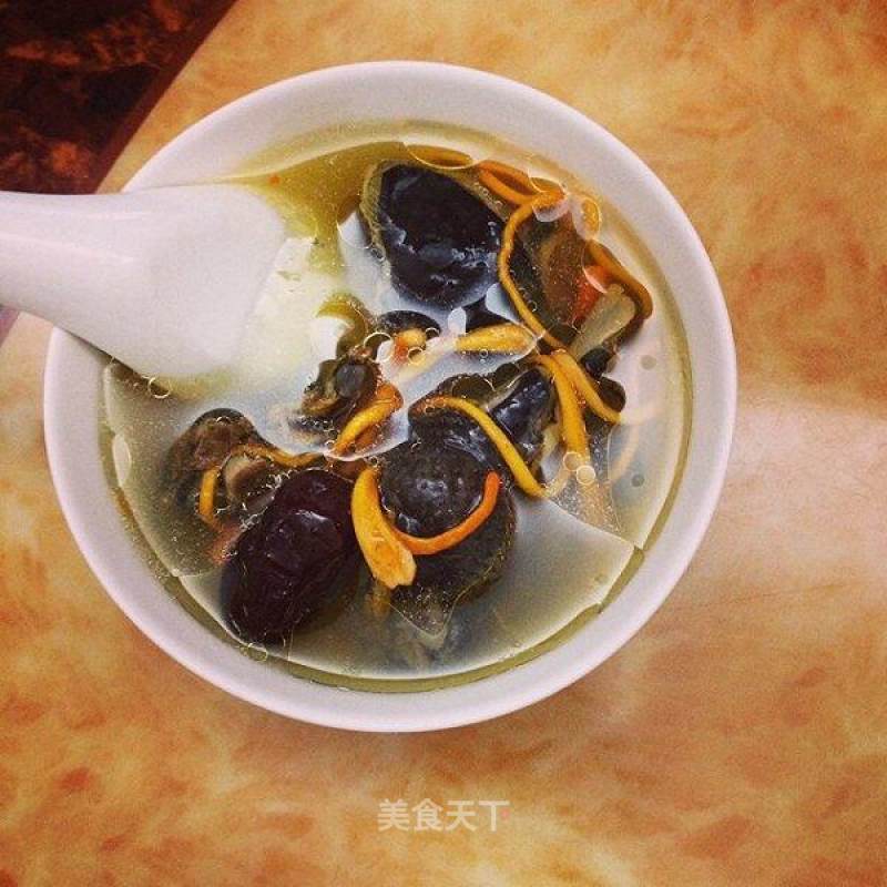 Cordyceps Flower Black Chicken Nourishing Soup recipe
