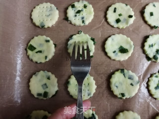 Chive Soda Crackers recipe