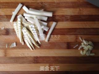 Sauerkraut and Spring Bamboo Shoots Pork Ribs Soup Noodles recipe