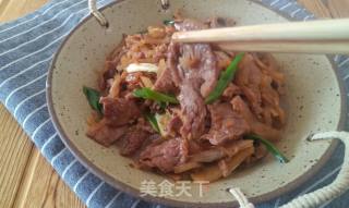 Stir-fried Beef with Radish recipe