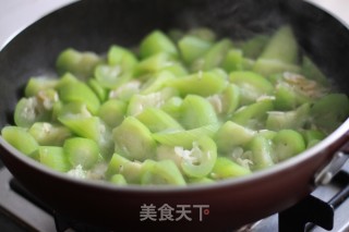 Fried Loofah with Dried Shrimp recipe