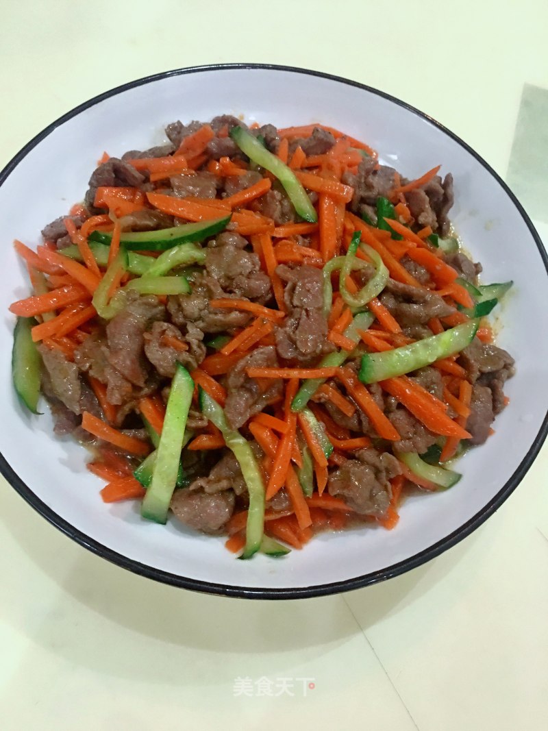 Stir-fried Beef with Carrots and Cucumber recipe