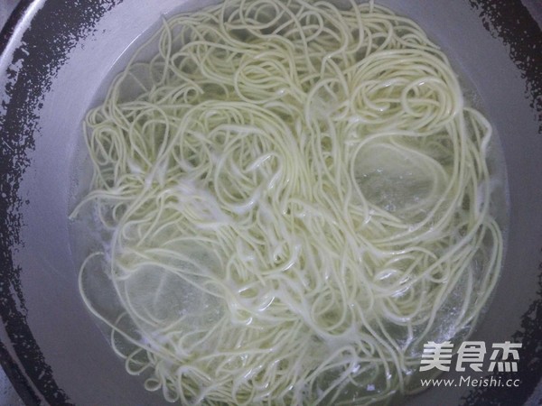 Lavender Vegetable Cold Noodles recipe