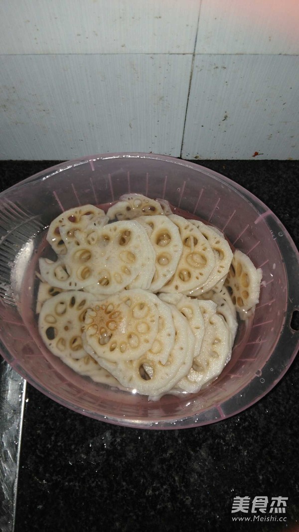 Peanuts and Lotus Root Slices recipe