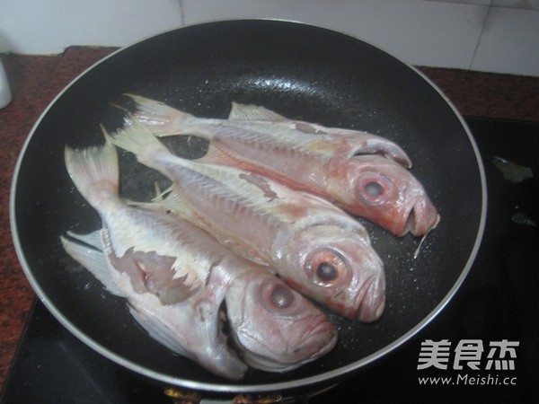 Fried and Braised Bigeye recipe
